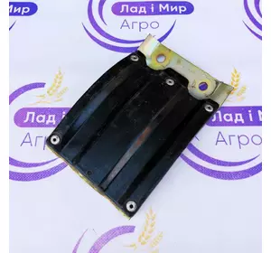 Опорна пластина жатки 251206A2, 1307299C3, 87357591 до техніки CNH Опорна пластина жатки 251206A2, 1307299C3, 87357591 до техніки CNH