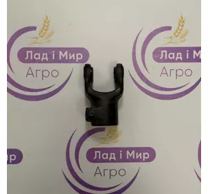 Вилка карданна 1366411 Massey Ferguson Вилка карданна 1366411 Massey Ferguson